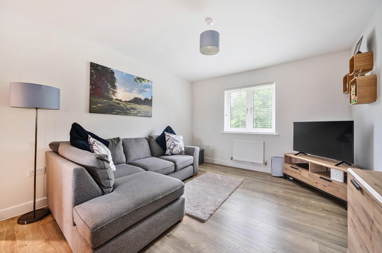 2 bedroom maisonette for sale