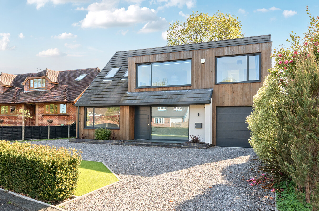5 bedroom  detached house for sale