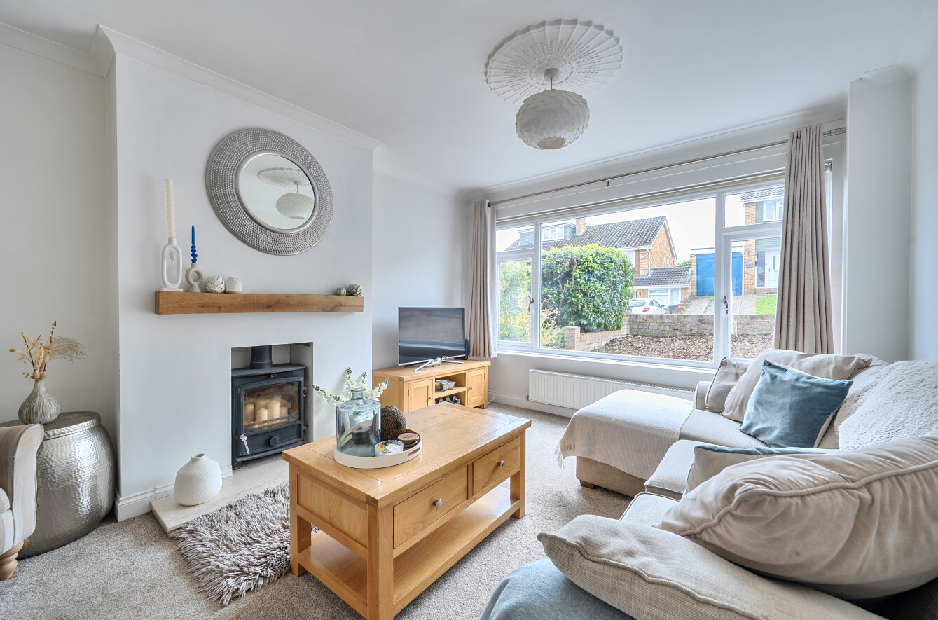 3 bedroom  semi-detached house for sale
