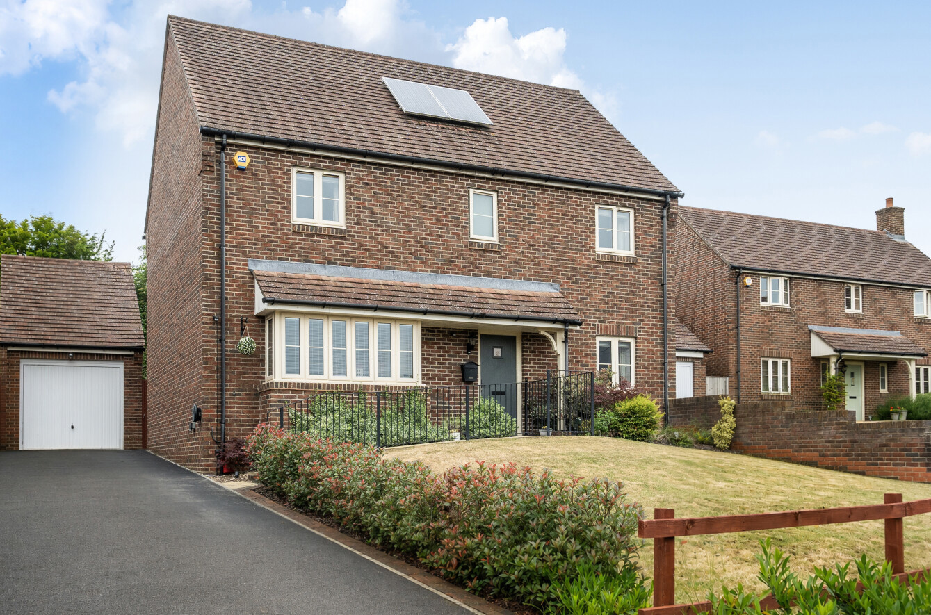 4 bedroom detached house for sale