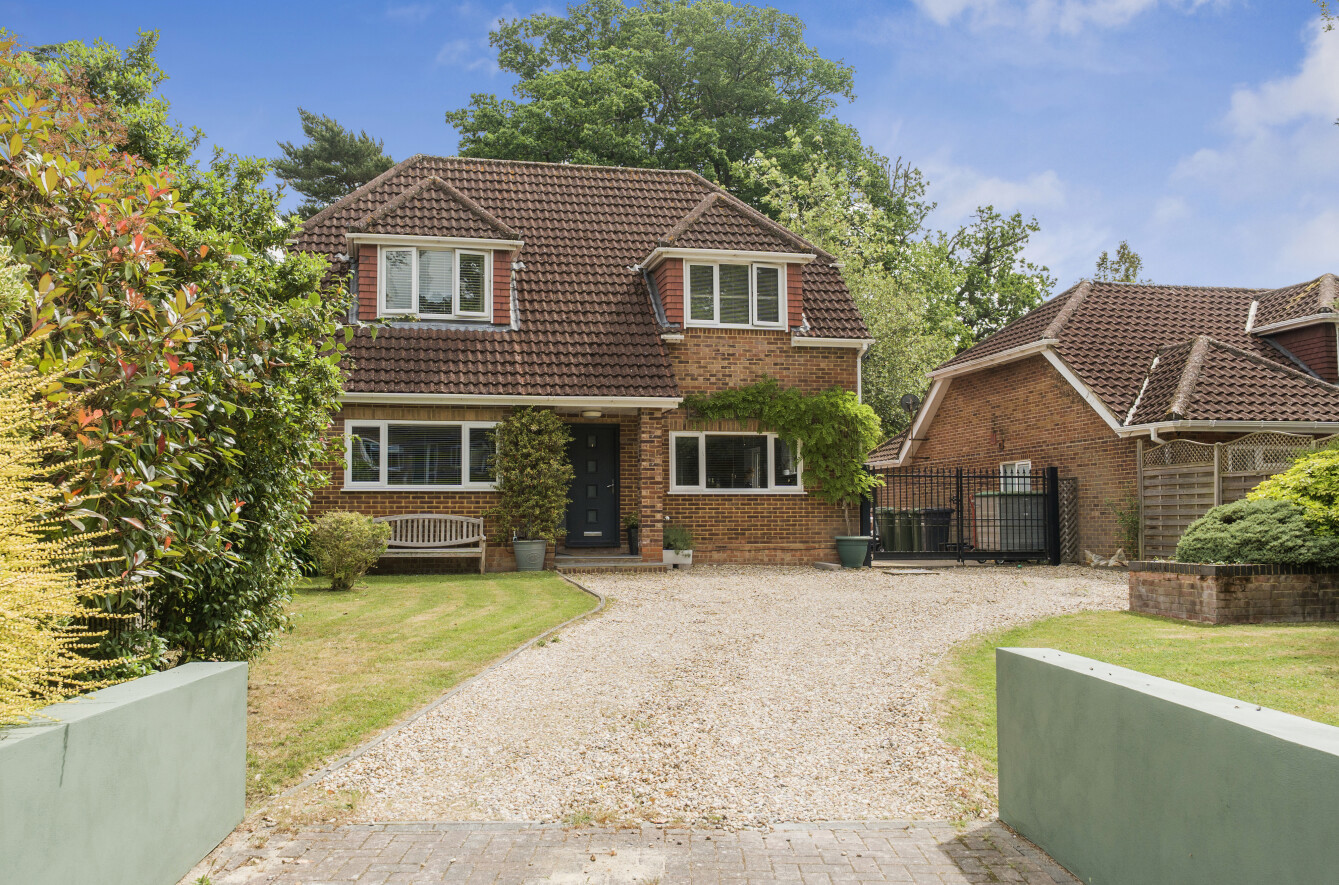 4 bedroom  detached bungalow for sale