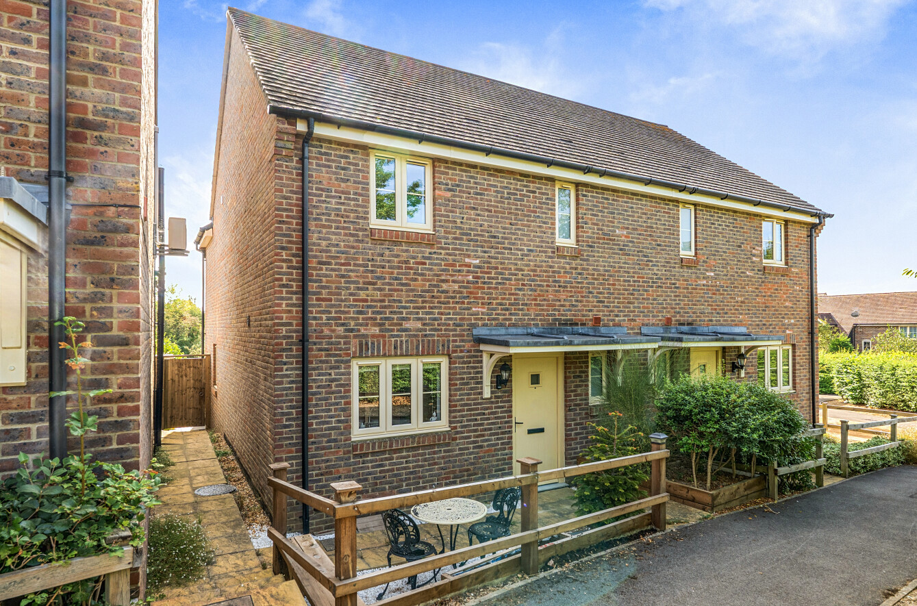 3 bedroom semi-detached house for sale