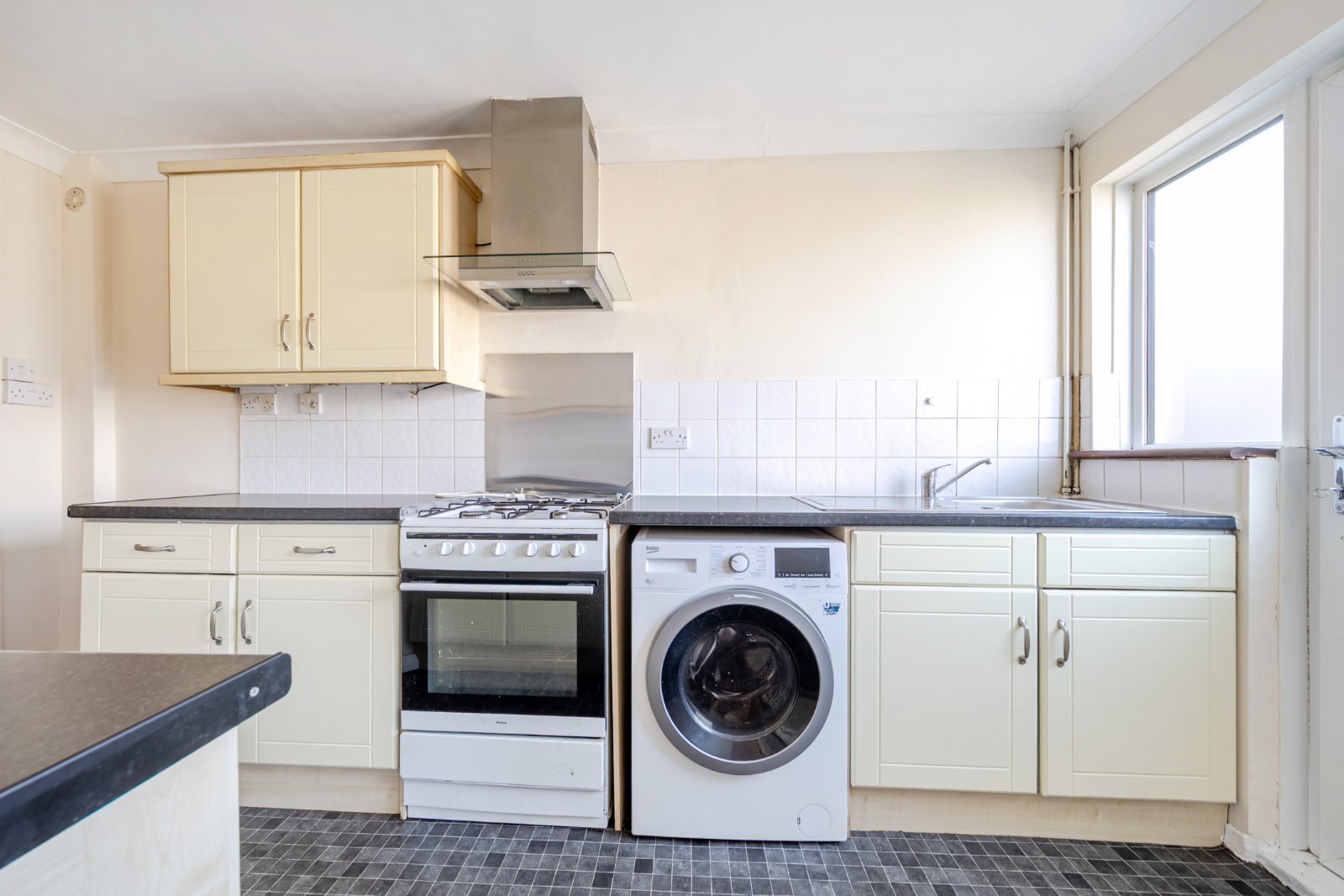 3 bedroom  terraced house for sale