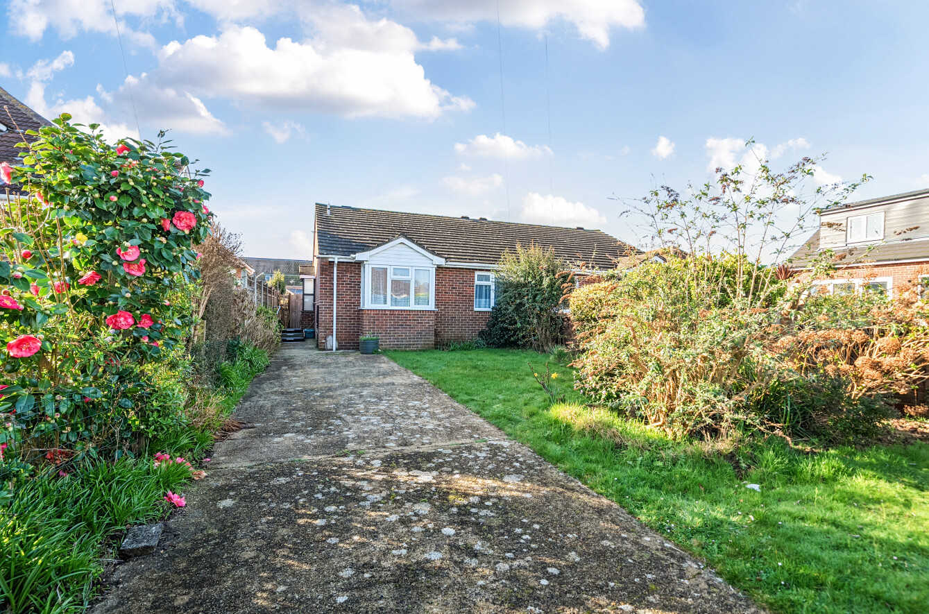 2 bedroom semi-detached bungalow for sale