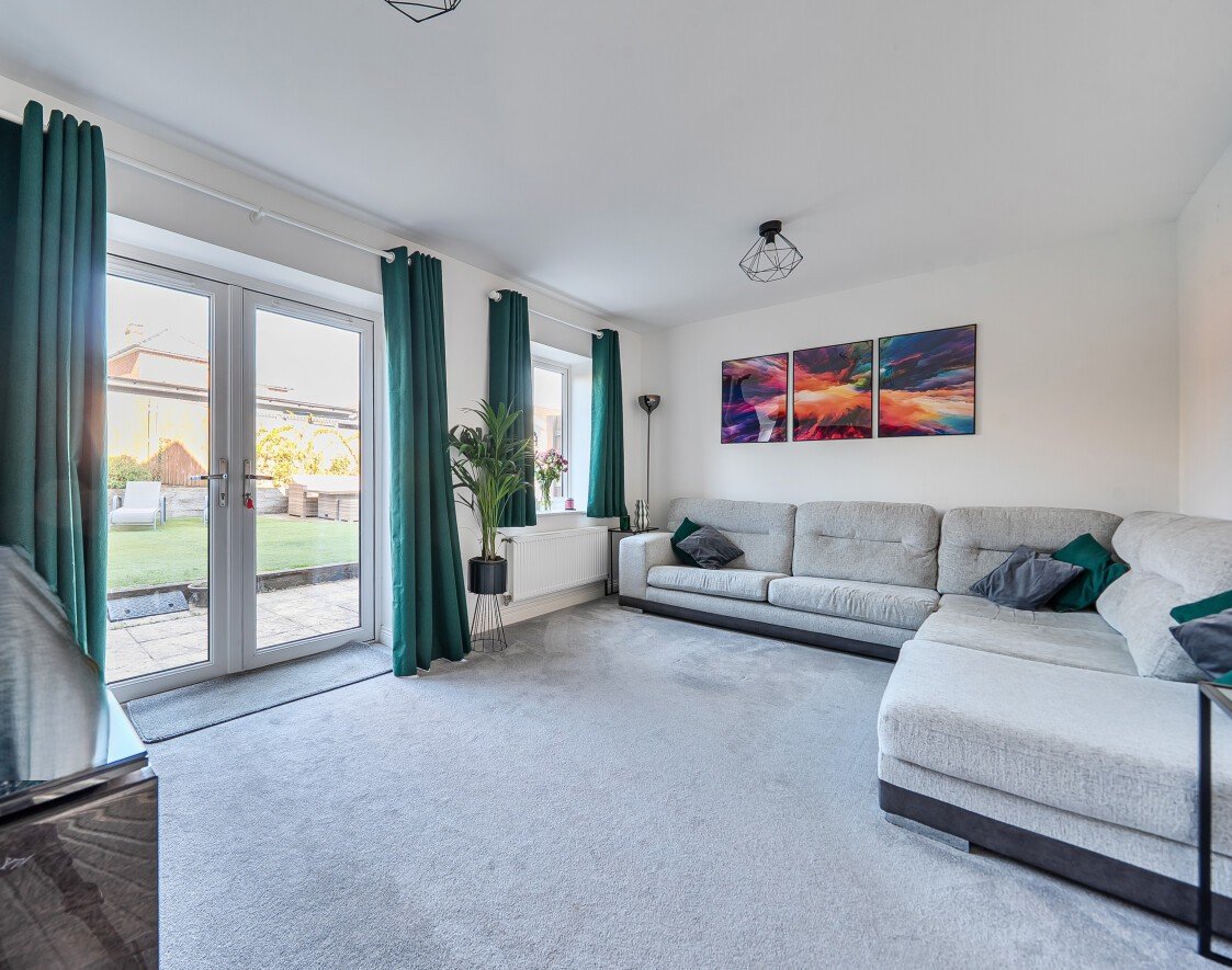 3 bedroom  semi-detached house for sale