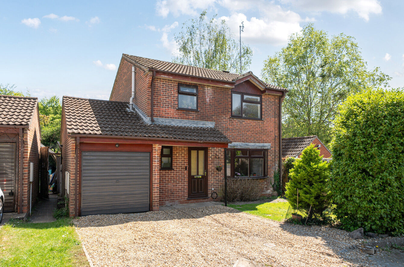 3 bedroom  detached house for sale