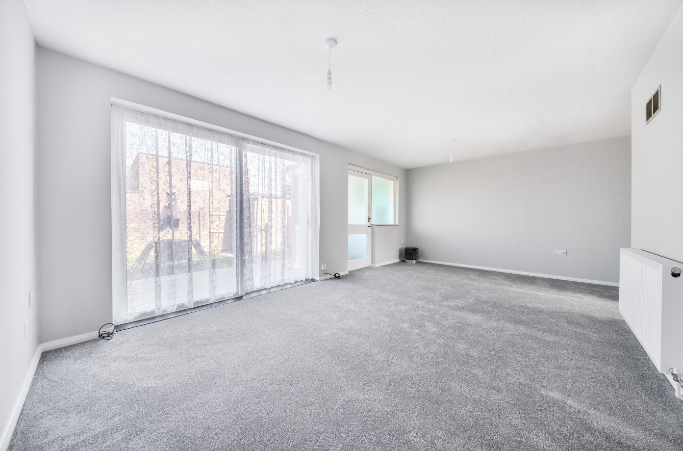3 bedroom  terraced house for sale