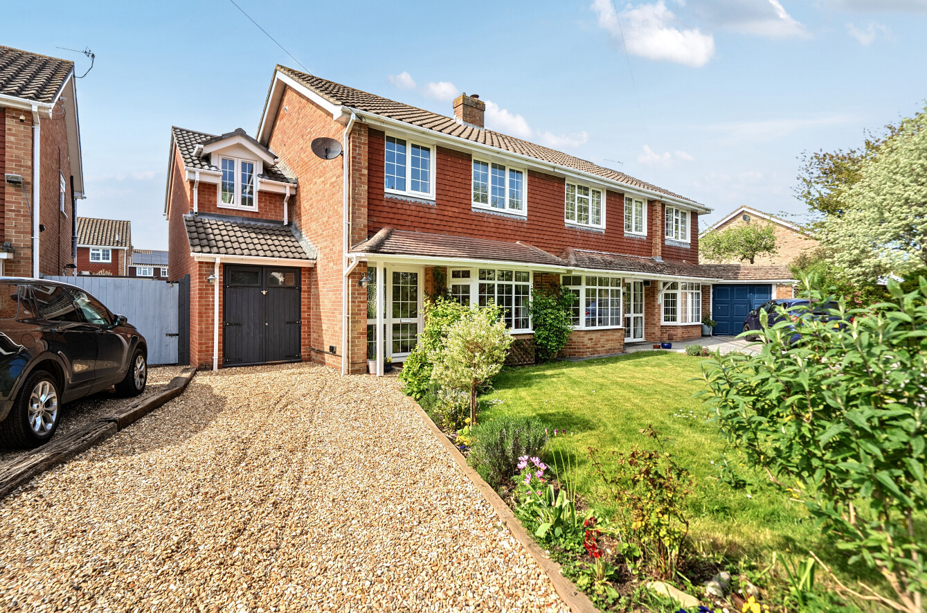 4 bedroom semi-detached house for sale
