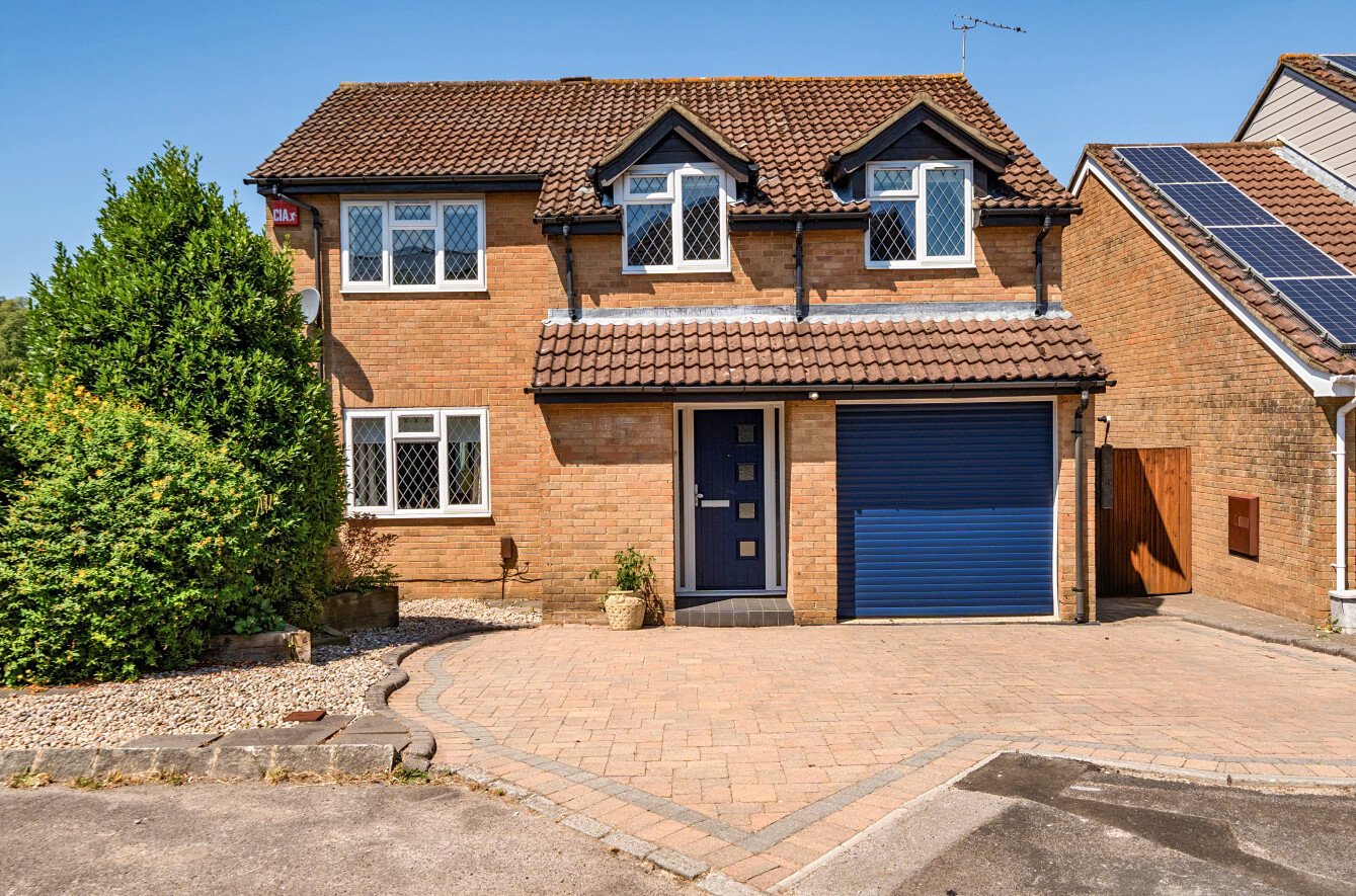 4 bedroom  detached house for sale
