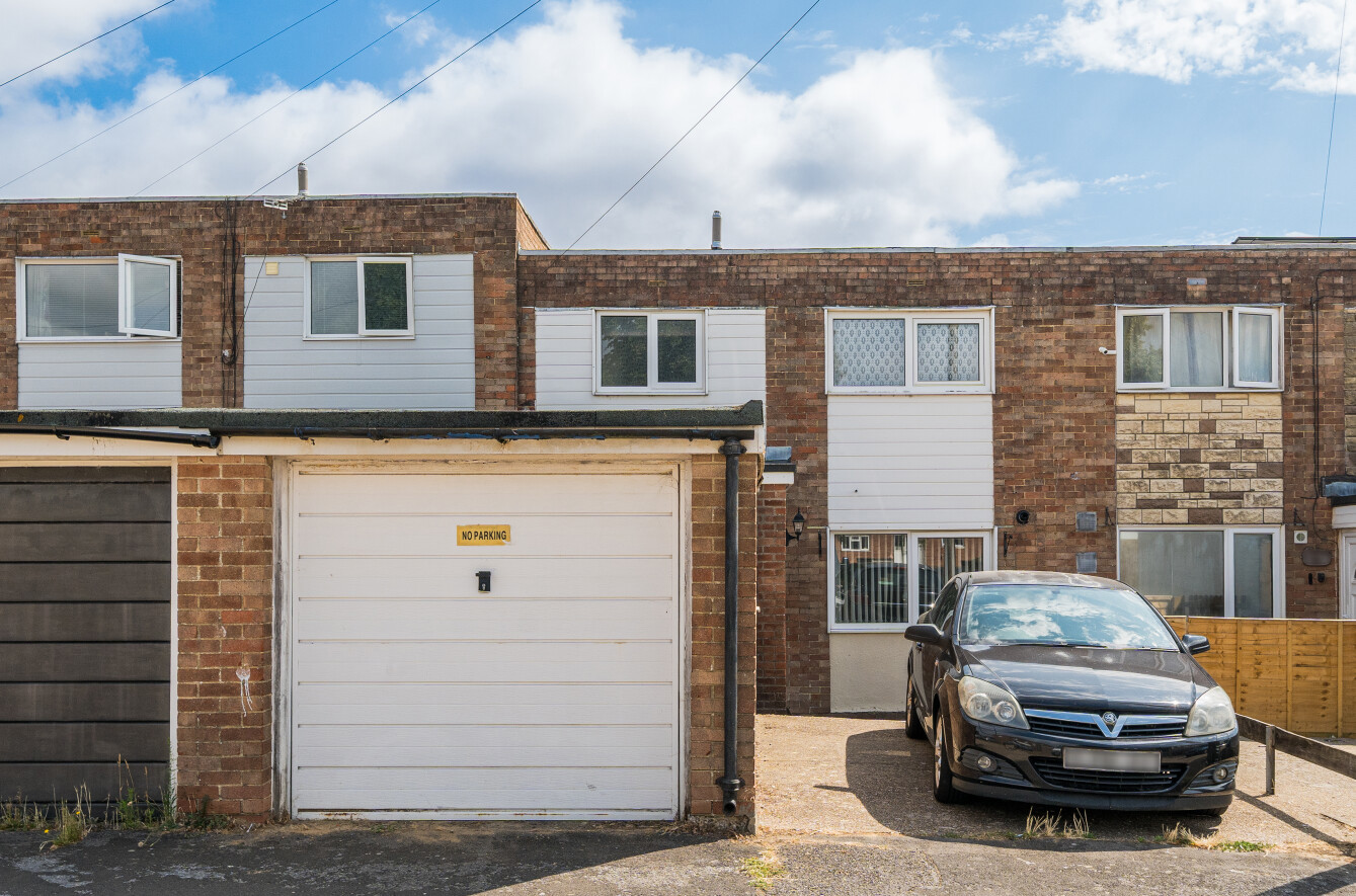 3 bedroom  terraced house for sale