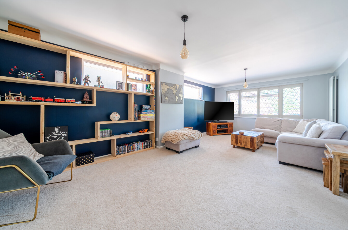 3 bedroom  semi-detached house for sale