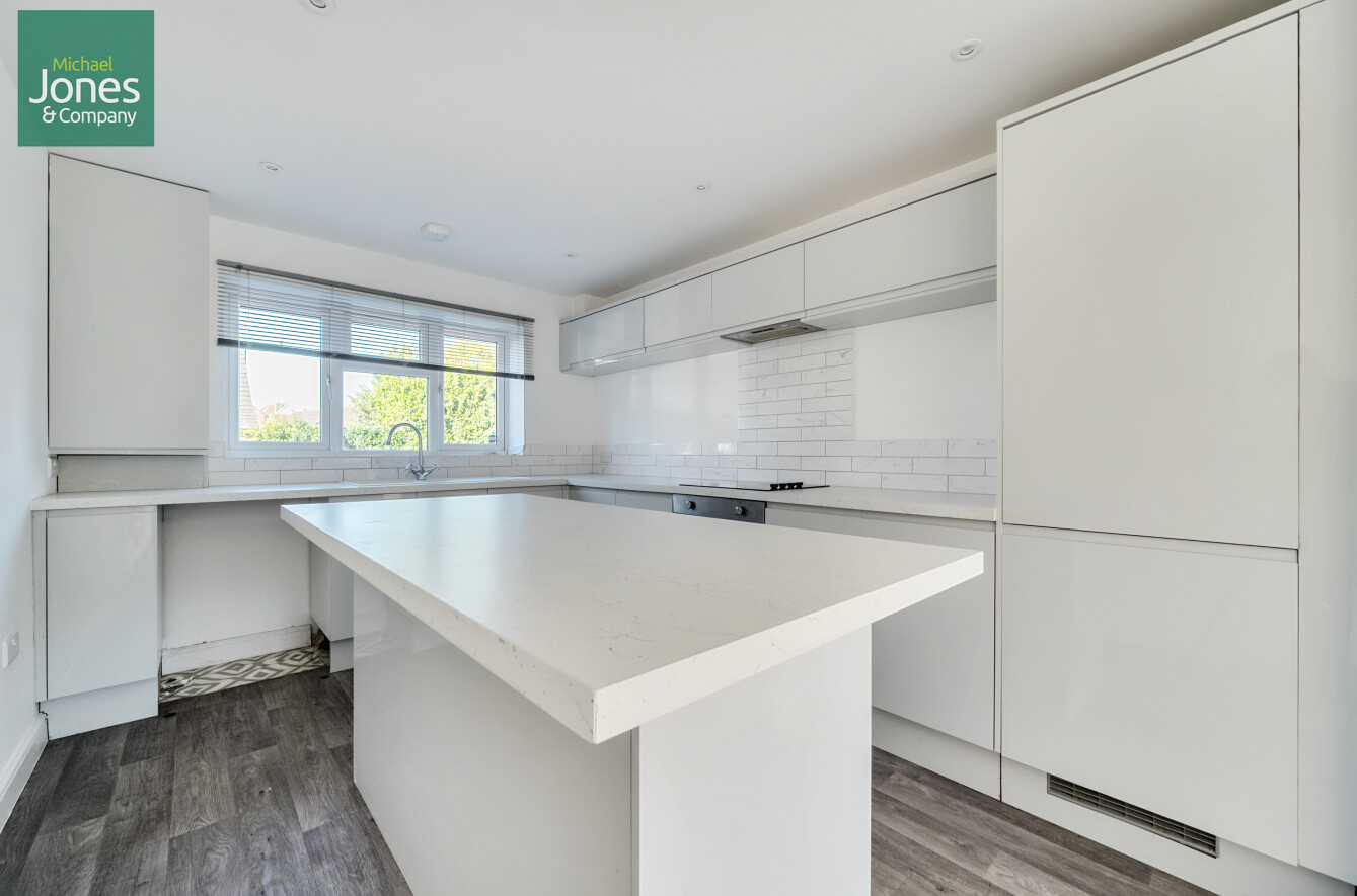 3 bedroom  terraced house to rent