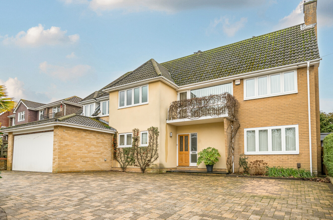 4 bedroom  detached house for sale