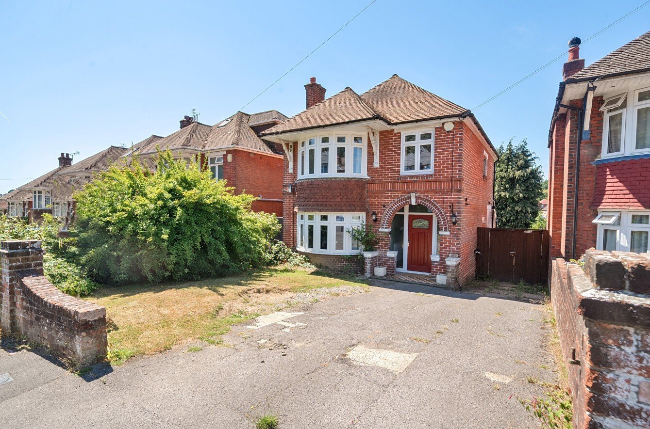 3 bedroom  detached house for sale