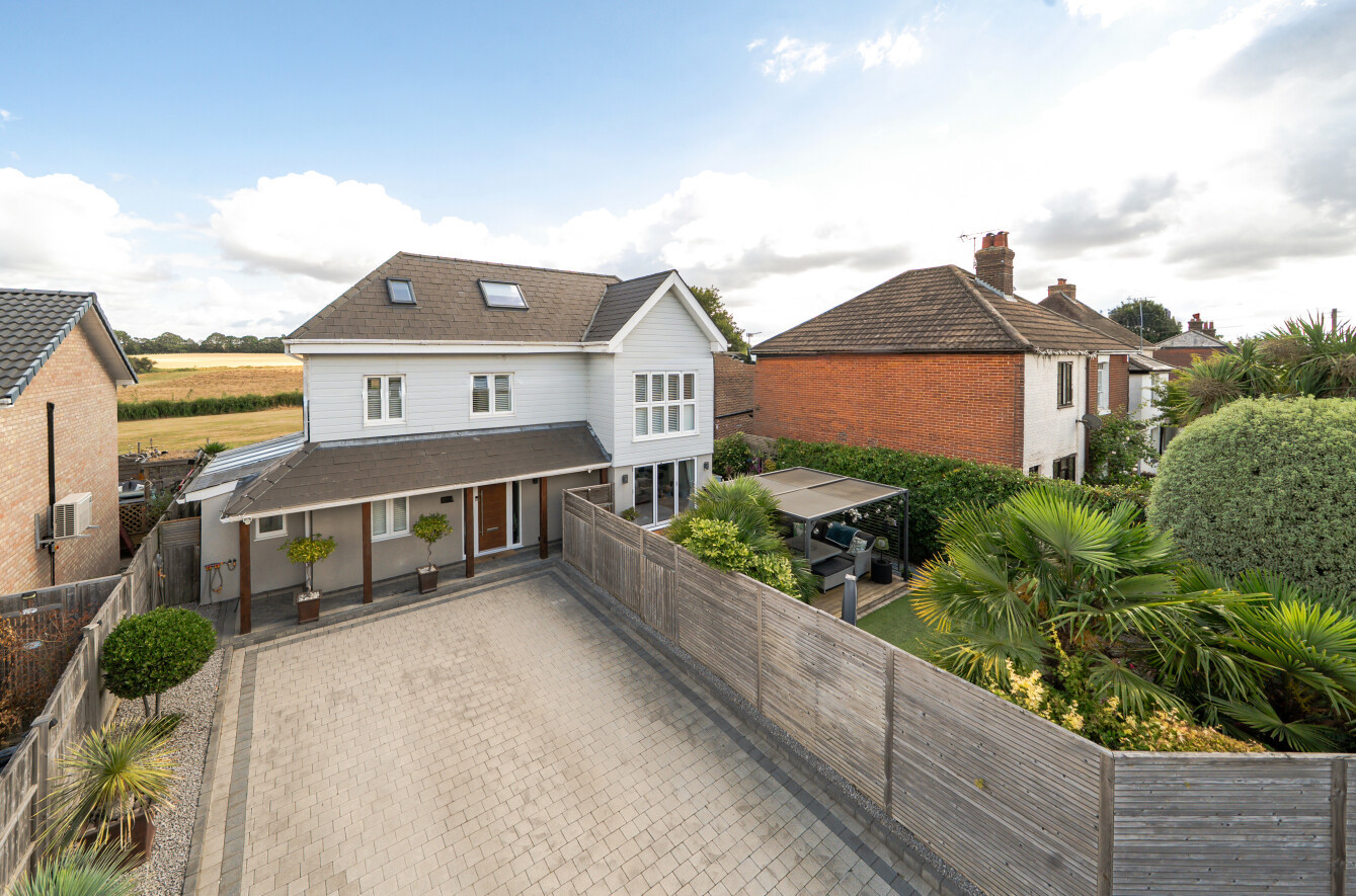 4 bedroom  detached house for sale