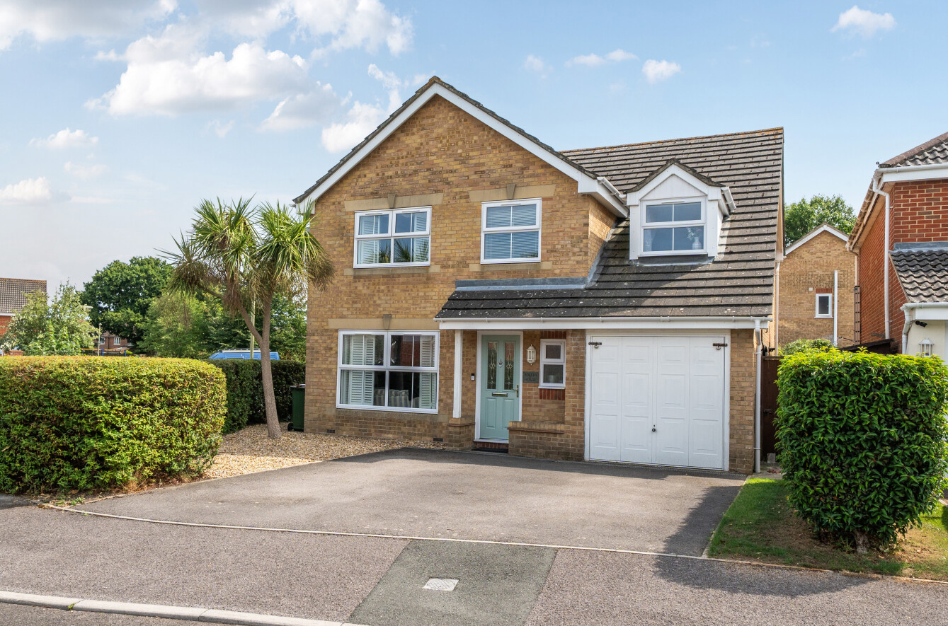 5 bedroom  detached house for sale