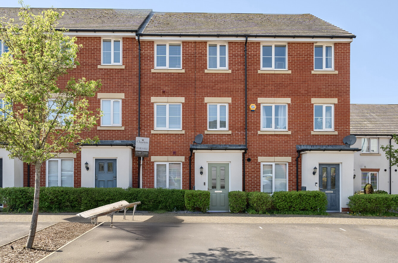 4 bedroom terraced house for sale