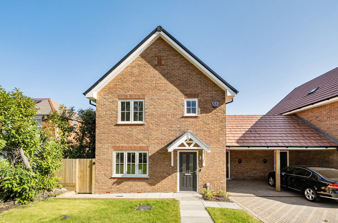 3 bedroom  detached house for sale