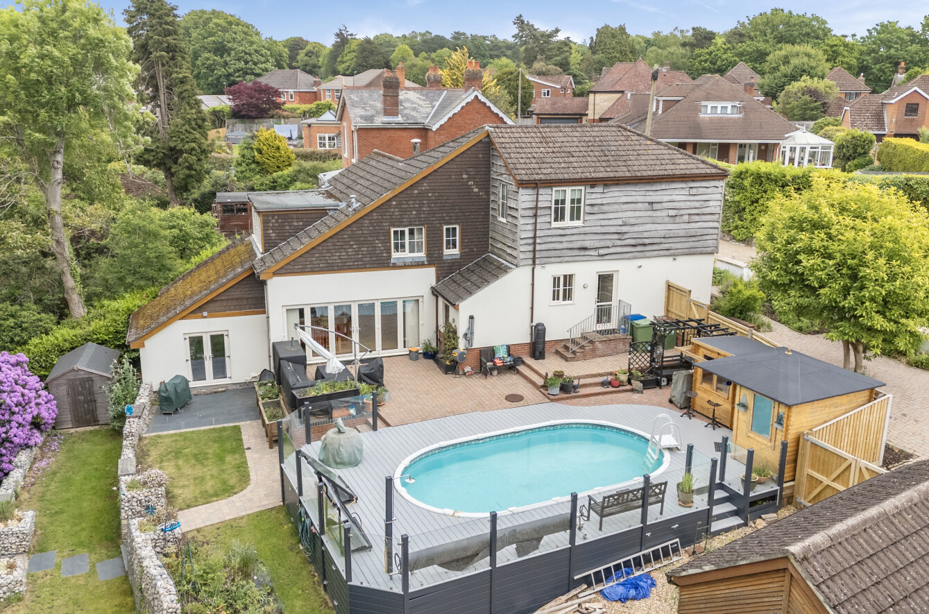 4 bedroom  detached house for sale