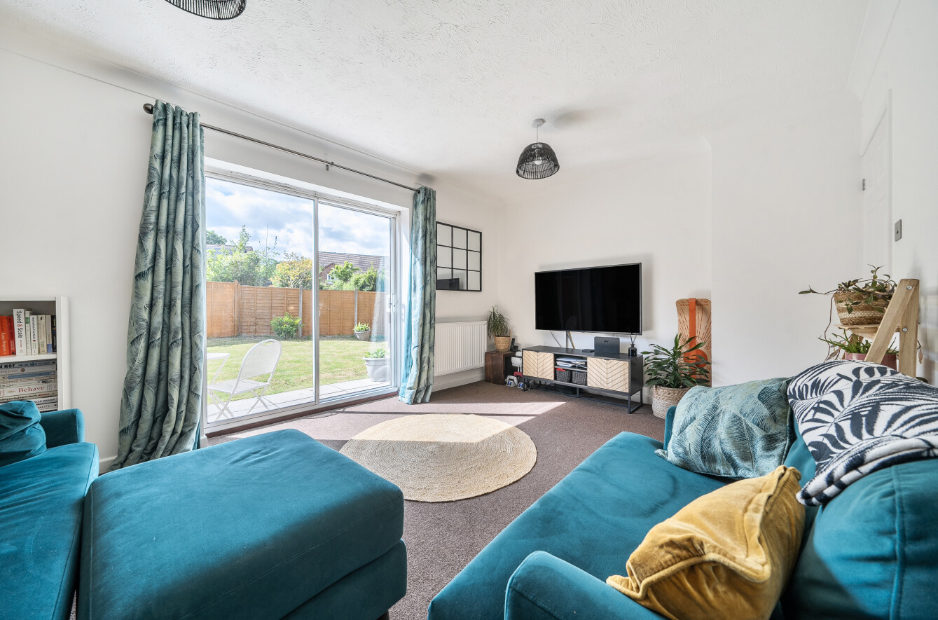 3 bedroom  semi-detached house for sale