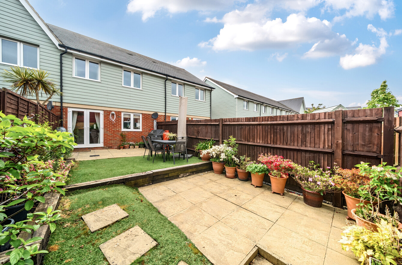 3 bedroom  terraced house for sale
