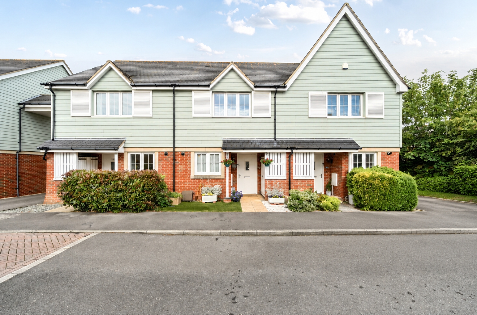 3 bedroom  terraced house for sale