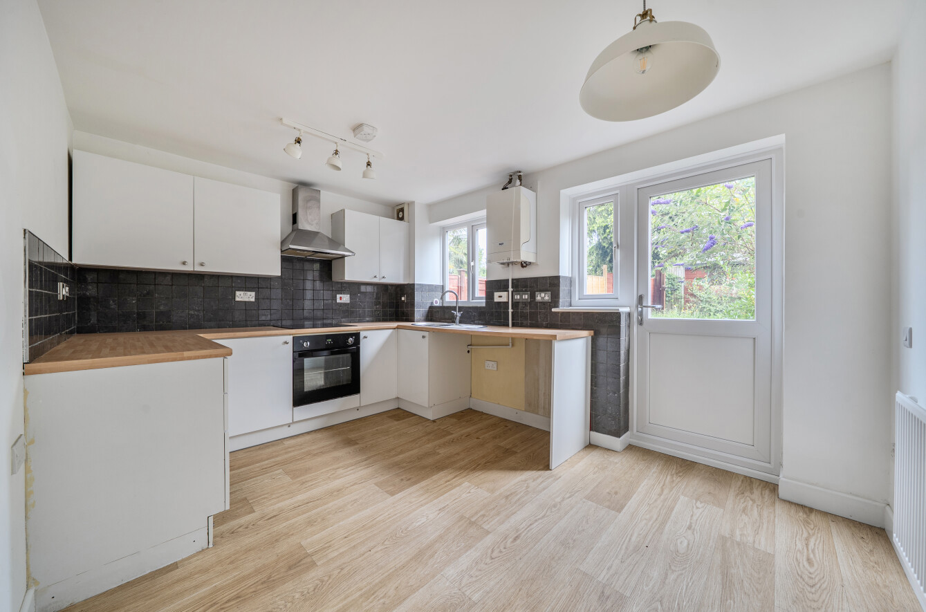 2 bedroom  terraced house for sale