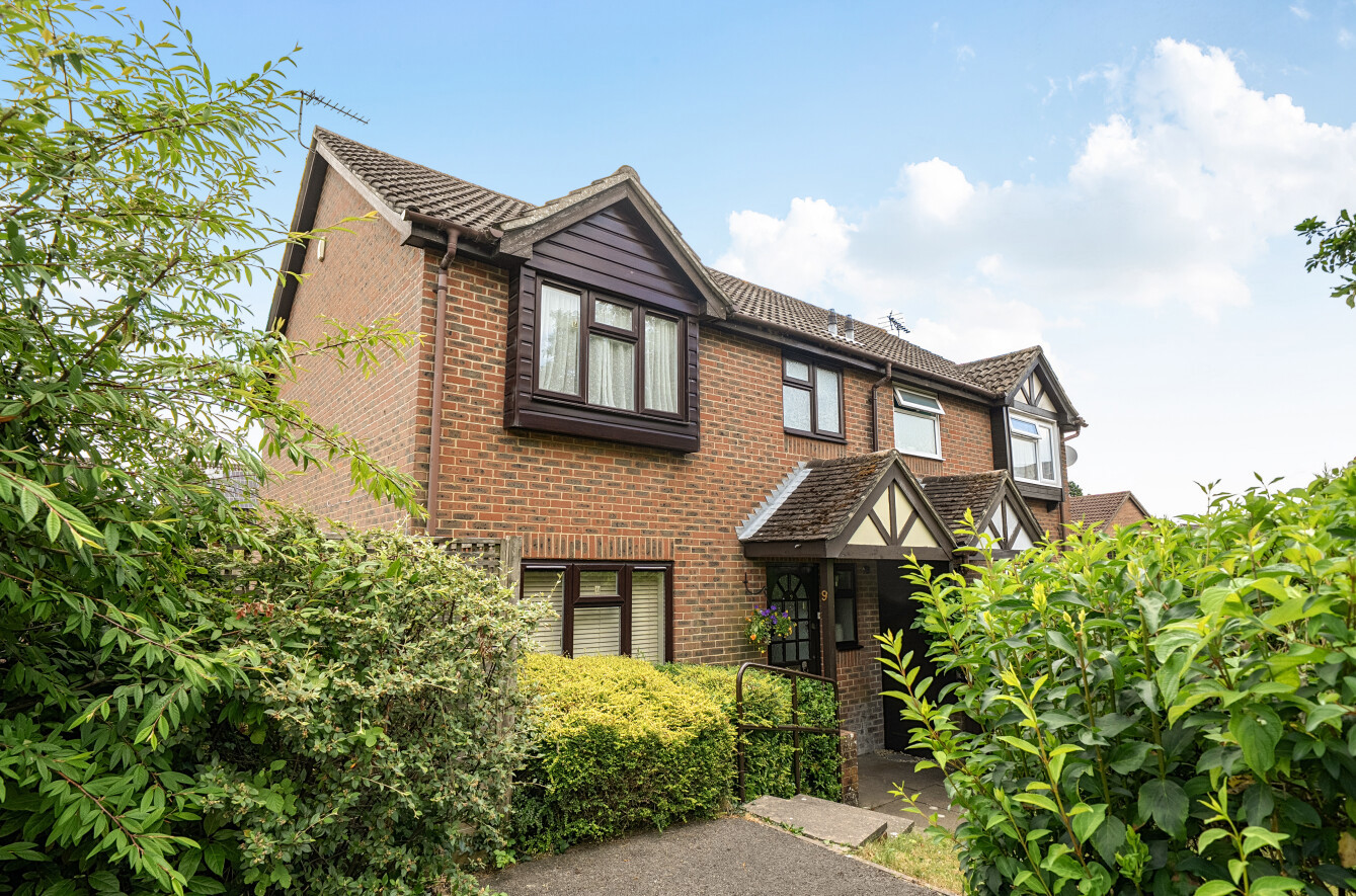 3 bedroom  semi-detached house for sale