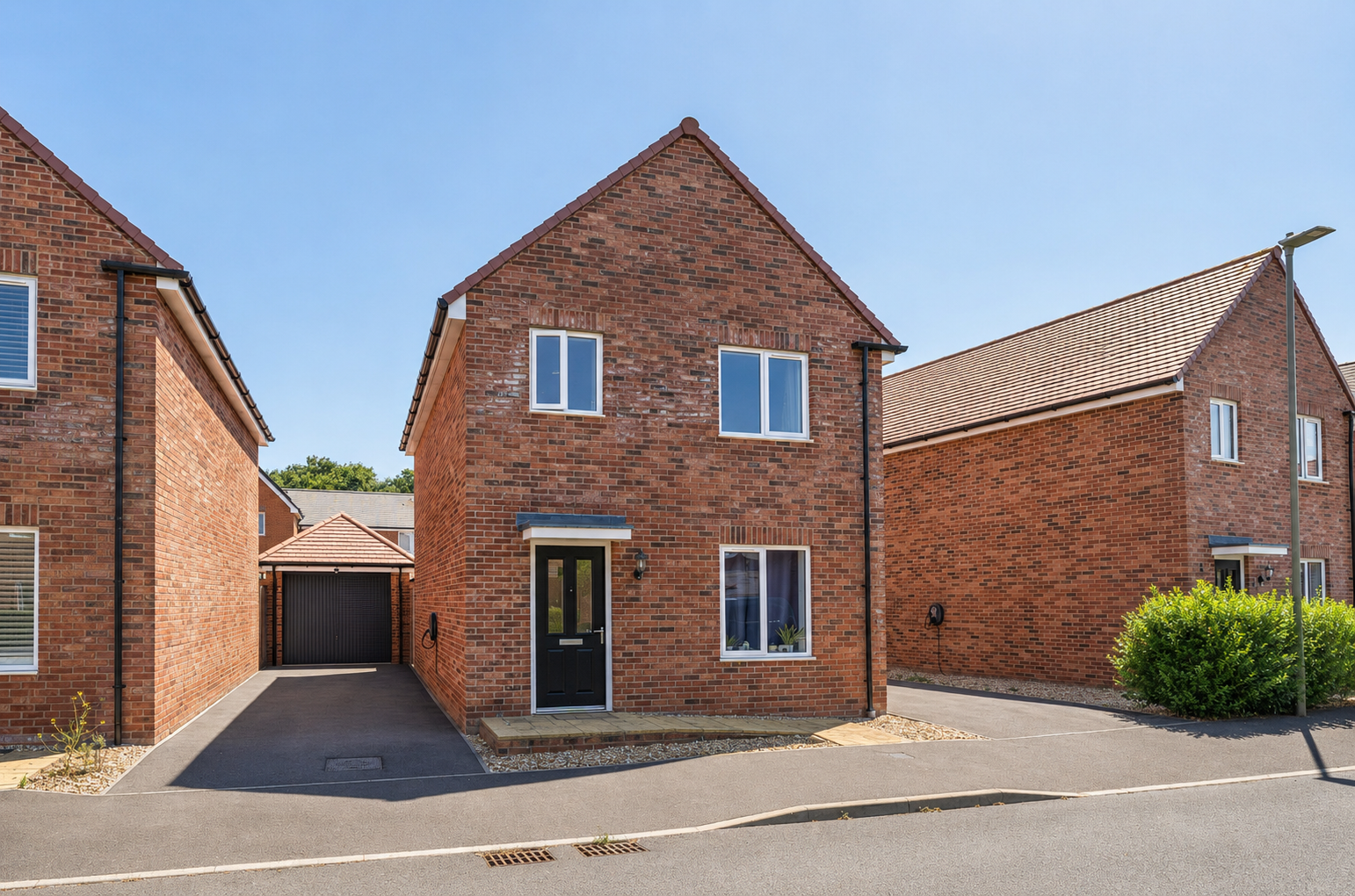 3 bedroom  detached house for sale