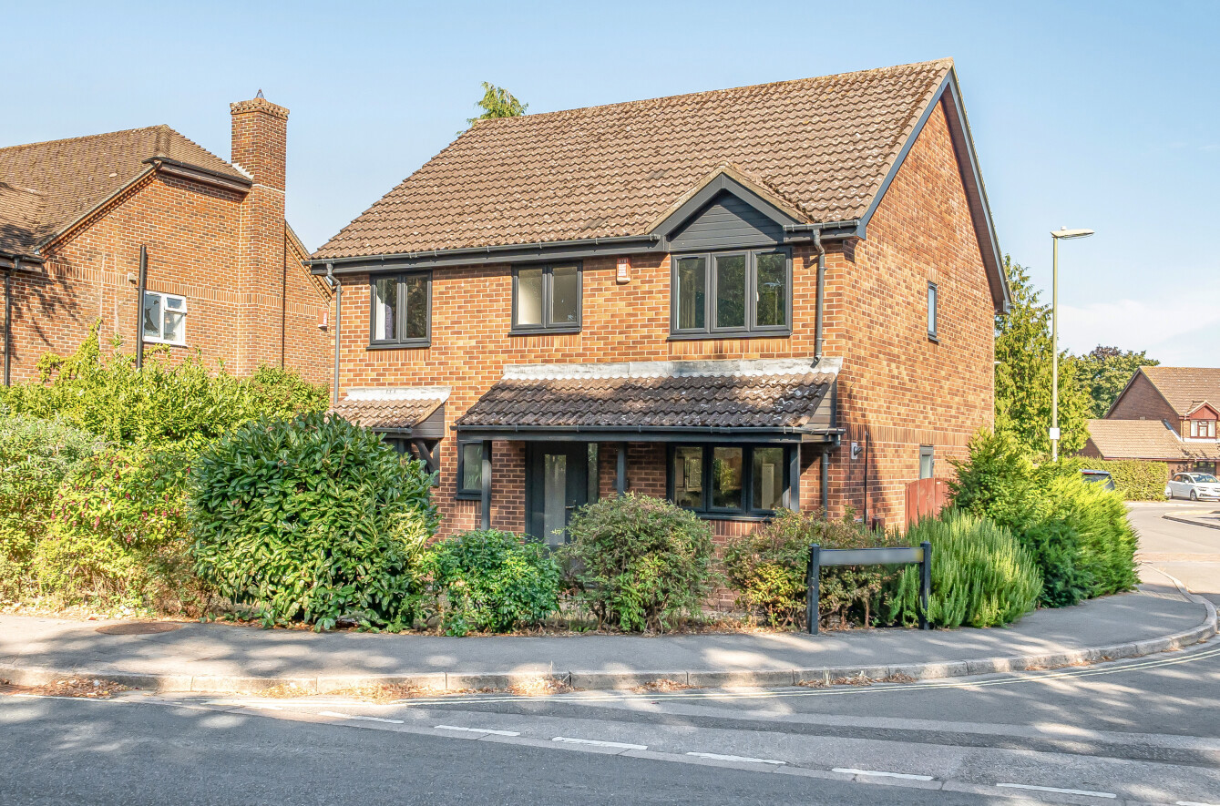 4 bedroom  detached house for sale