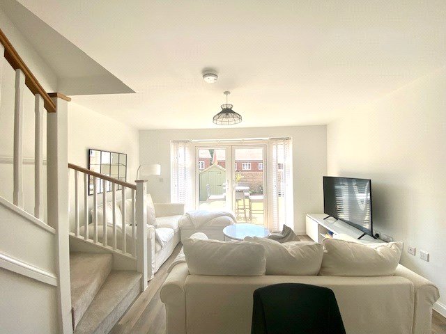 2 bedroom  semi-detached house to rent