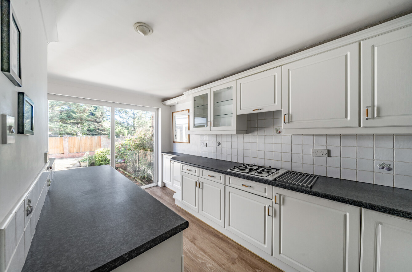 3 bedroom semi-detached house to rent