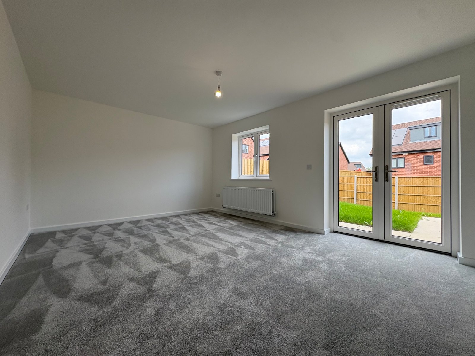 3 bedroom  semi-detached property to rent