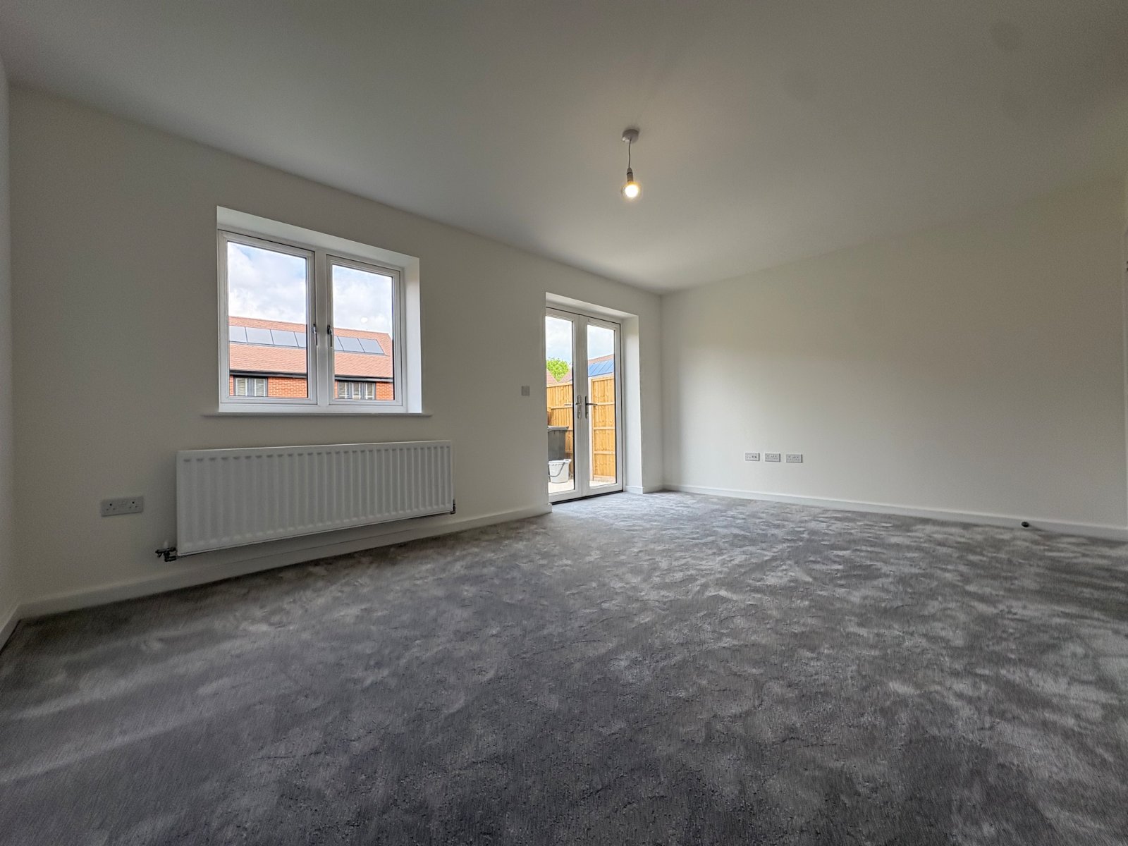 3 bedroom semi-detached property to rent