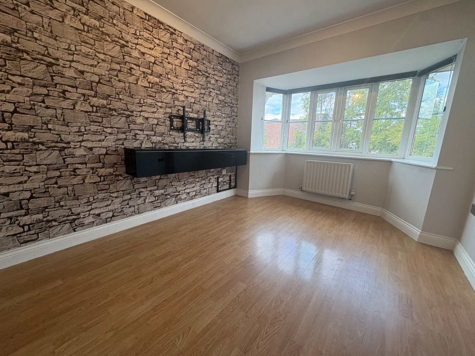 2 bedroom apartment to rent