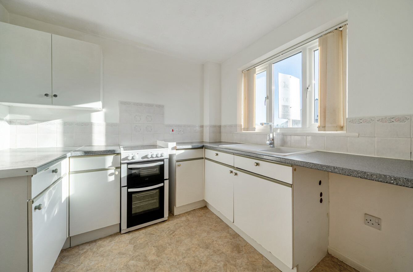 2 bedroom  terraced house for sale