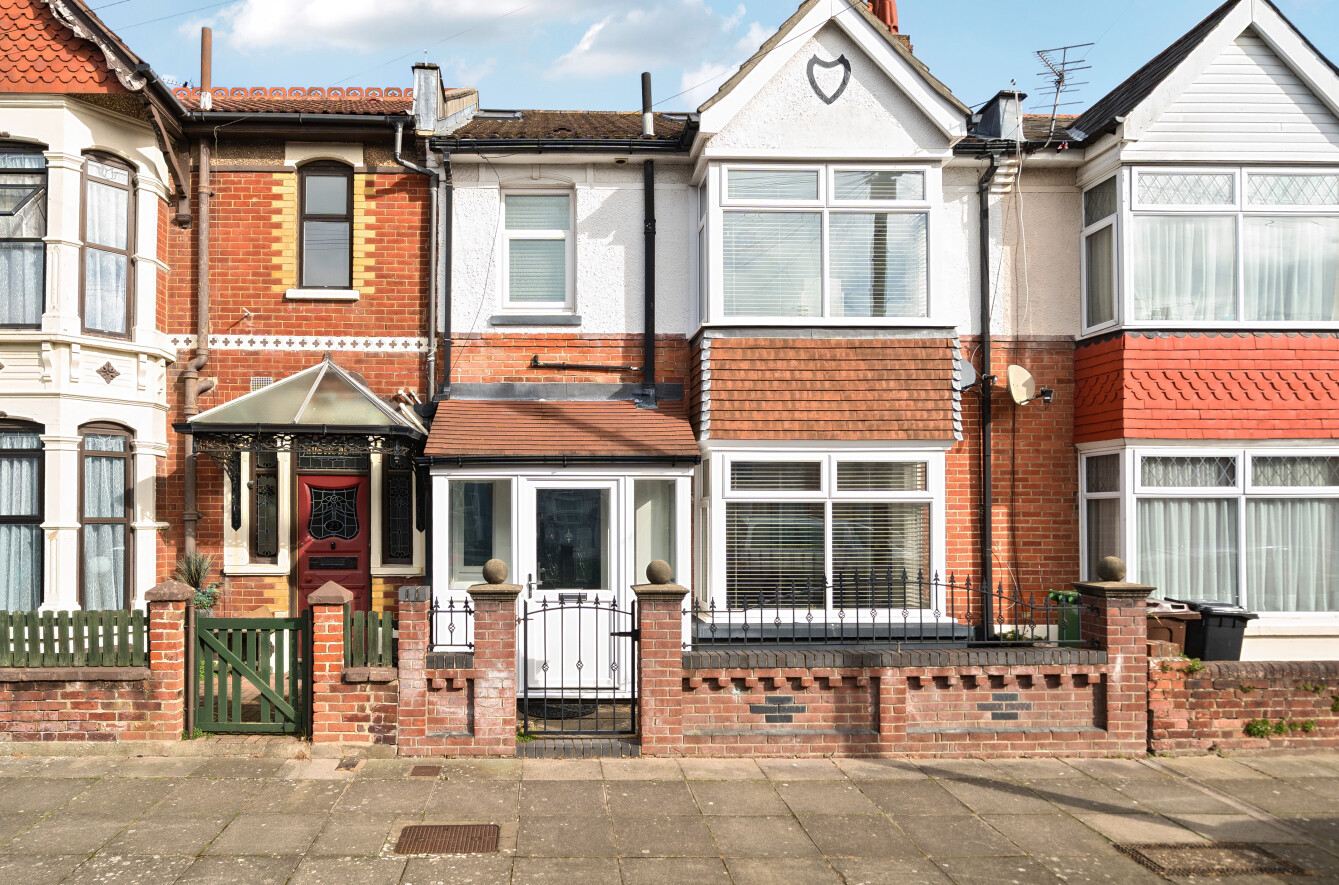 4 bedroom  terraced house for sale