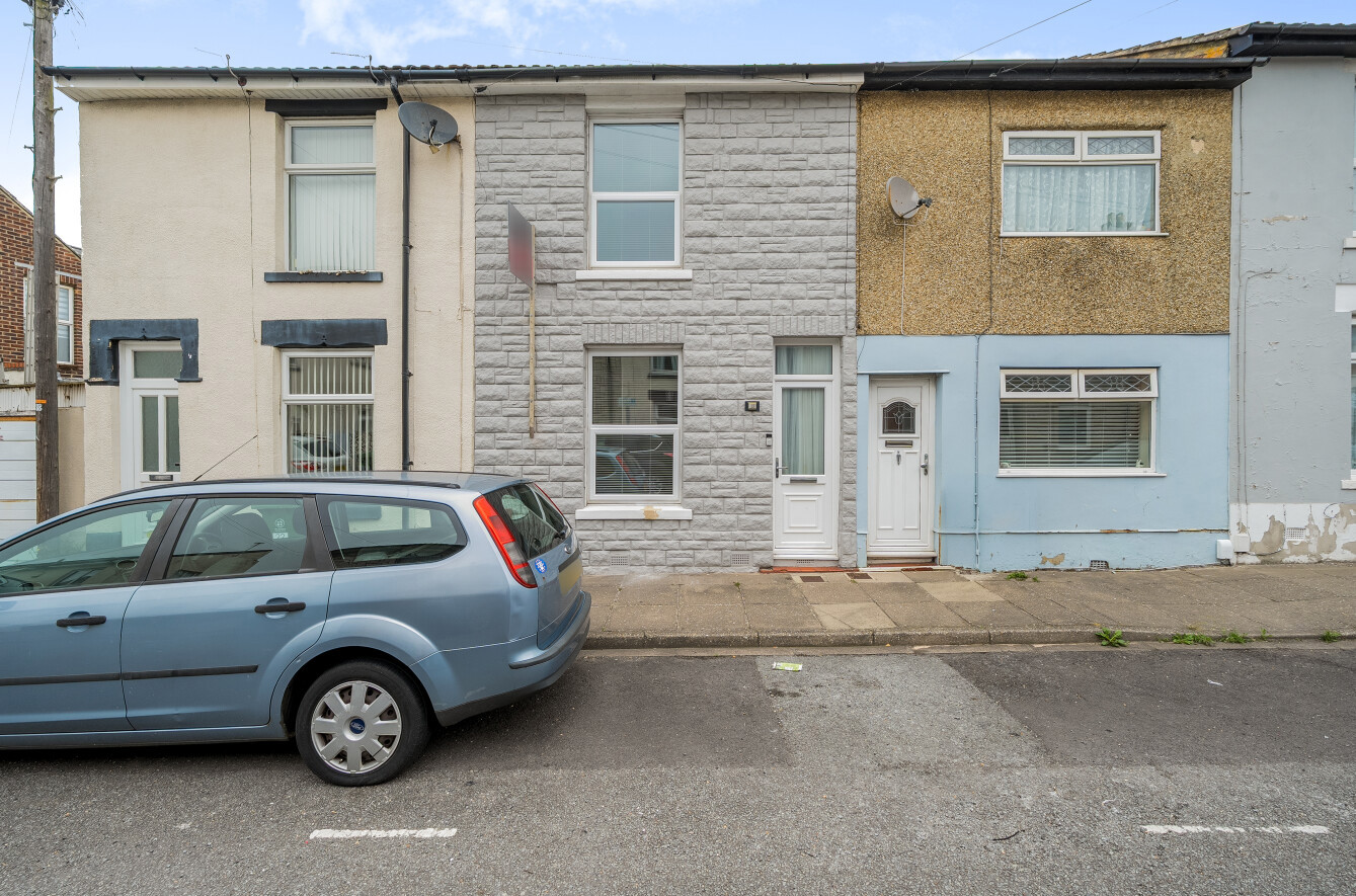 2 bedroom terraced house for sale