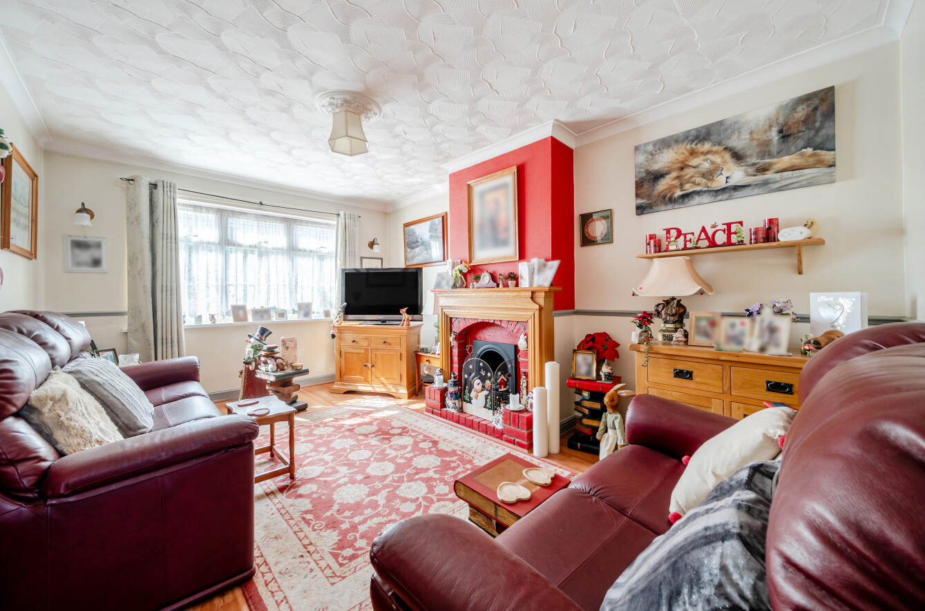 3 bedroom  semi-detached house for sale
