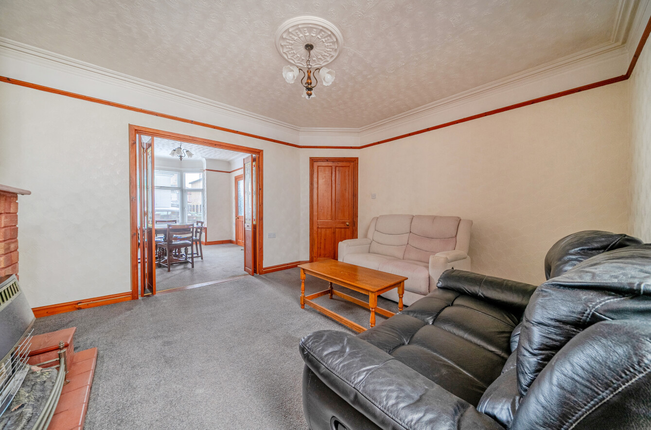 3 bedroom  terraced house for sale