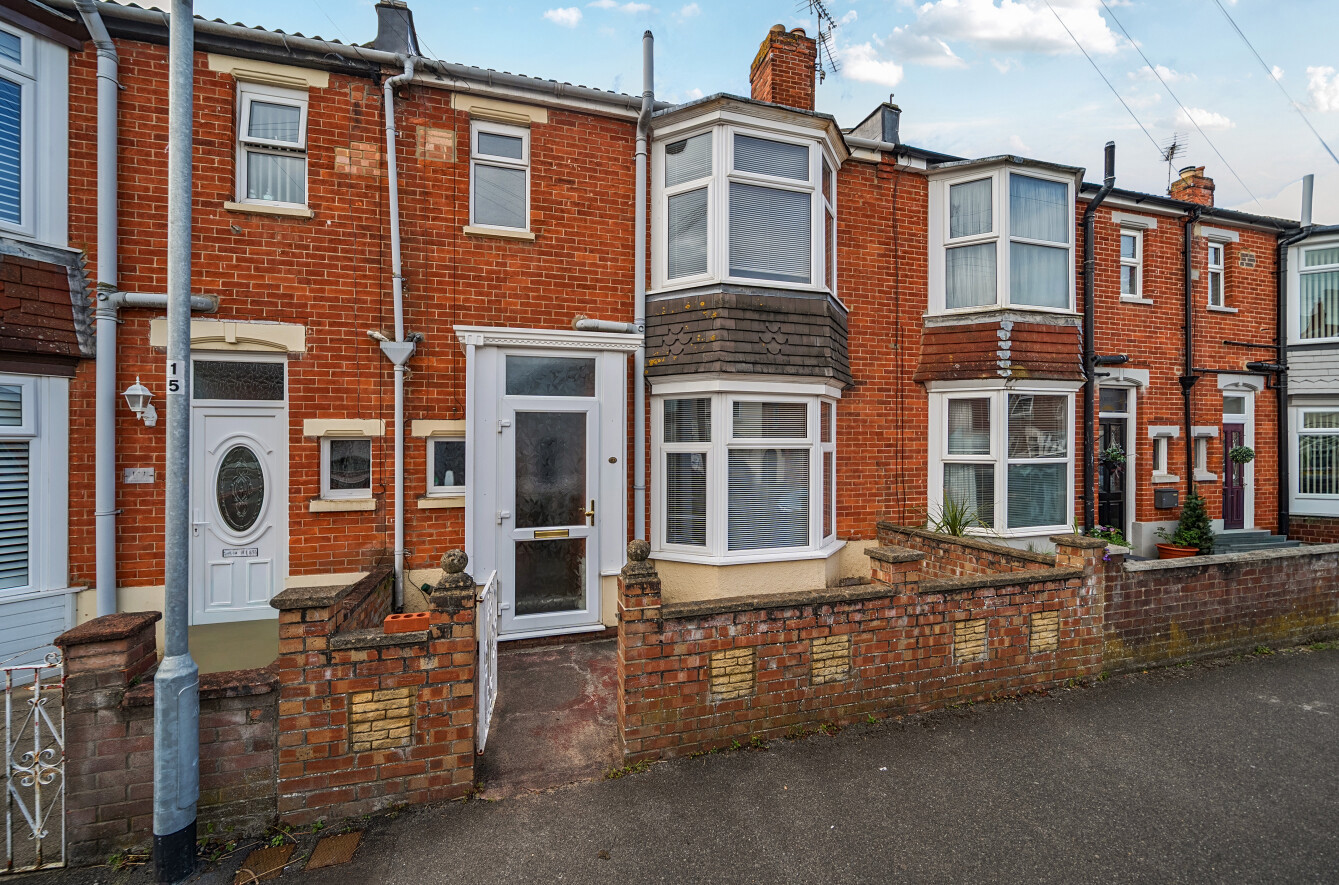3 bedroom  terraced house for sale