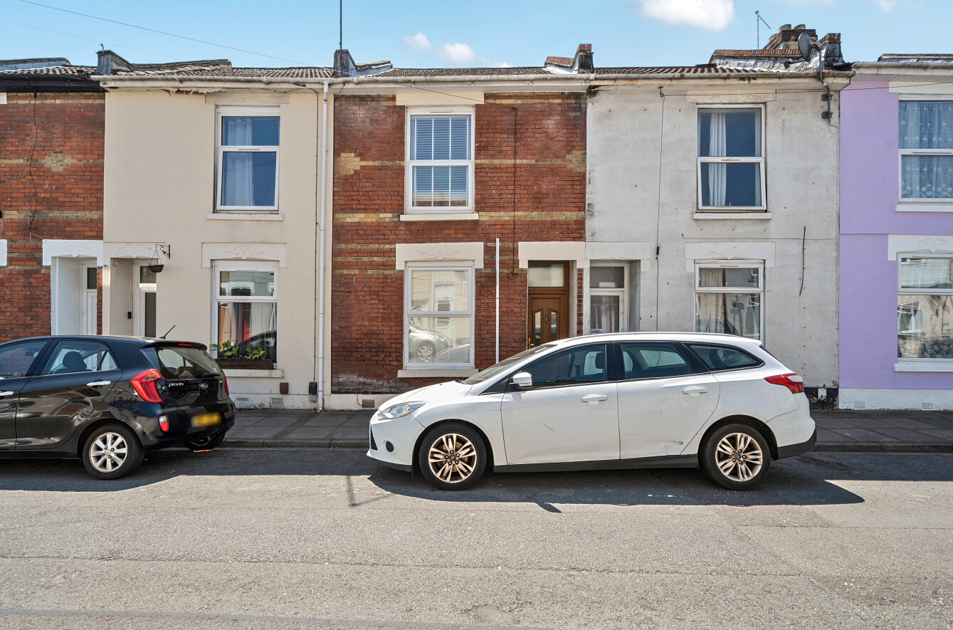 2 bedroom terraced house for sale