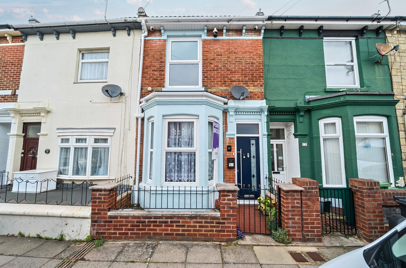 3 bedroom terraced house for sale