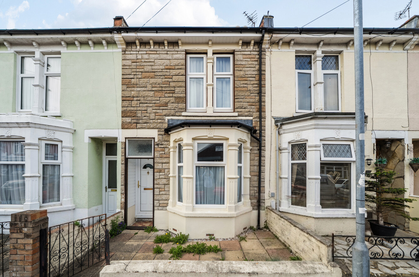 3 bedroom  terraced house for sale