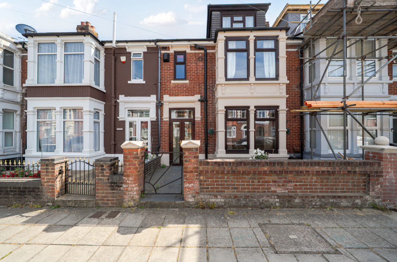 4 bedroom  terraced house for sale