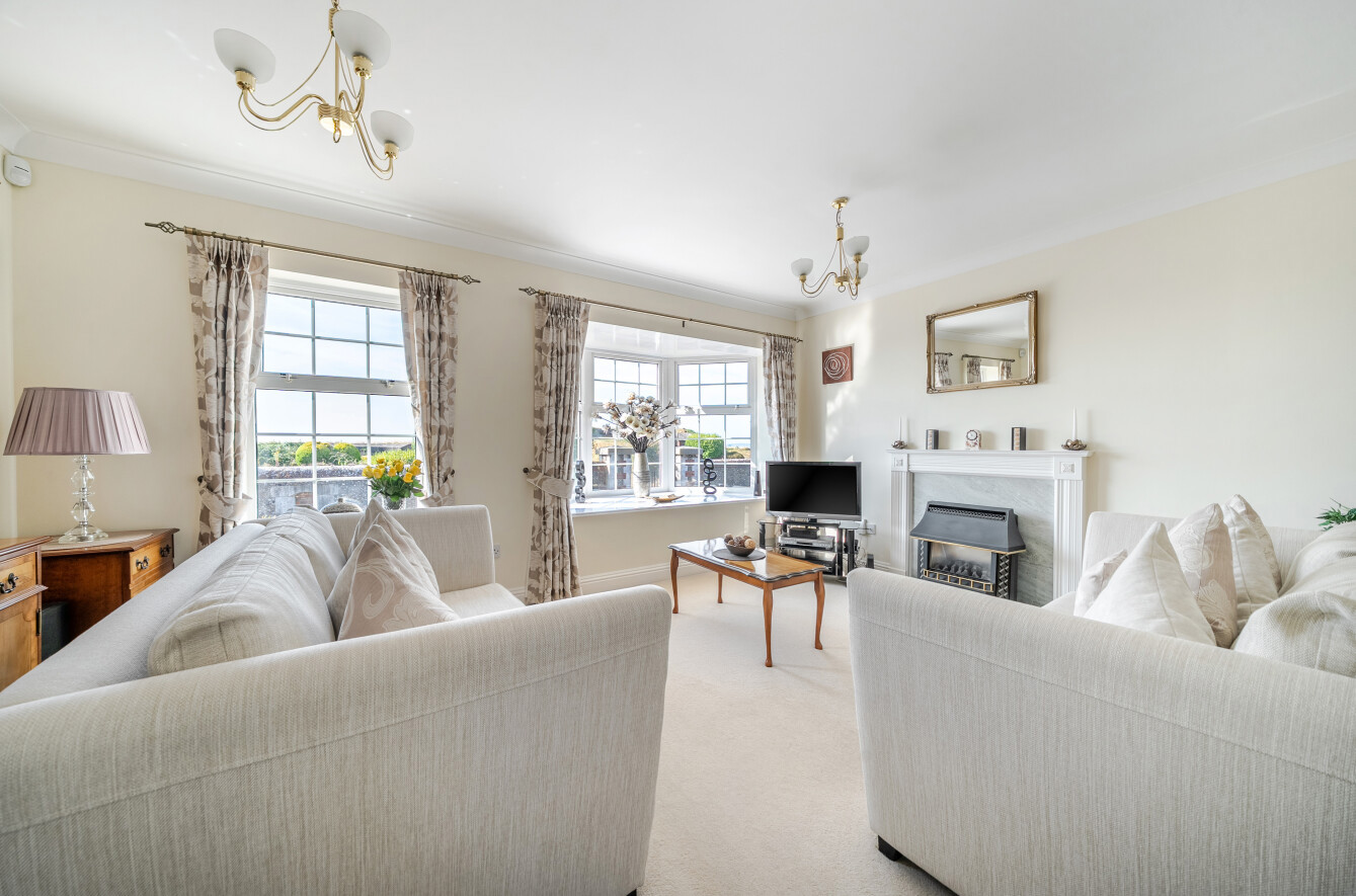 4 bedroom  terraced house for sale
