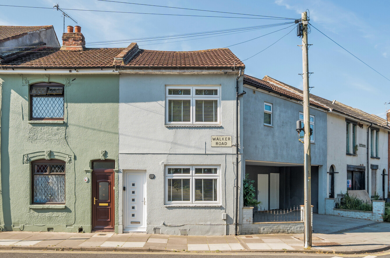 3 bedroom terraced house for sale