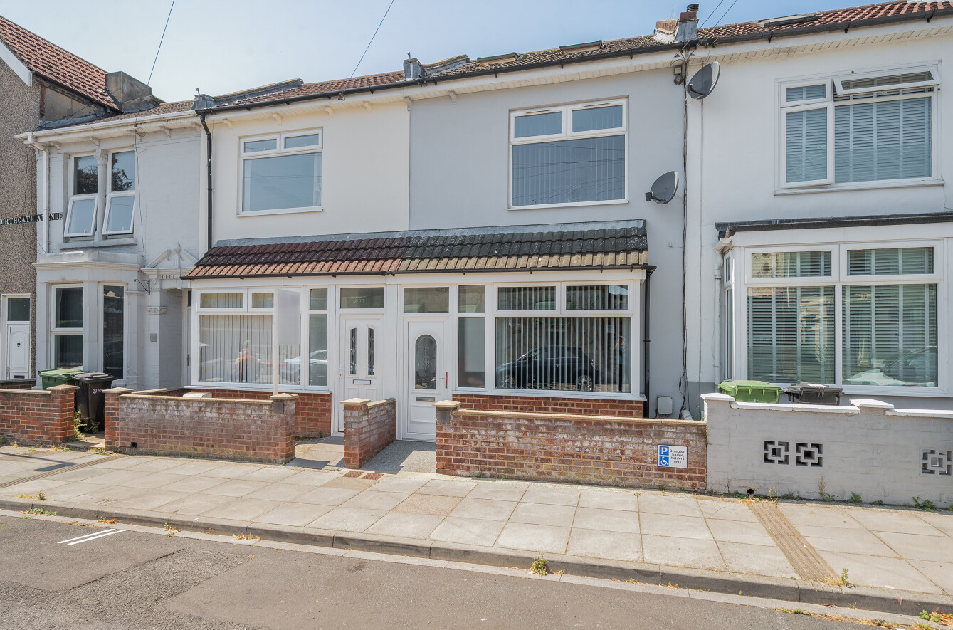 3 bedroom  terraced house for sale