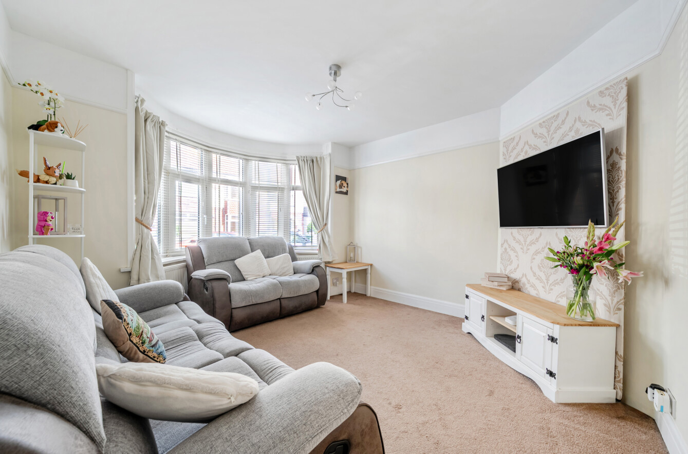 3 bedroom  terraced house for sale