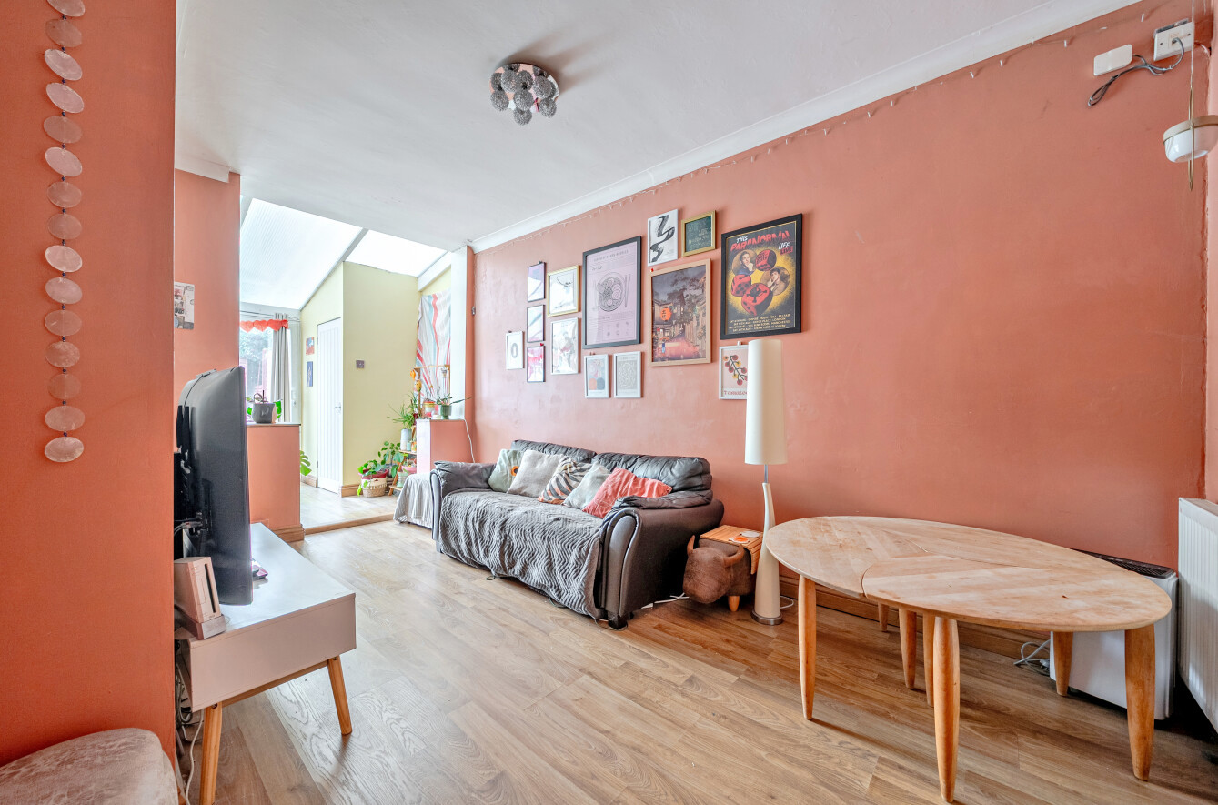 3 bedroom terraced house for sale